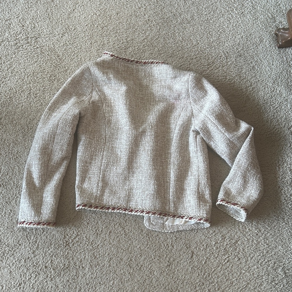 Zara Cream tweed jacket cream with red trim accents. 4 pockets. White - Picture 10 of 14